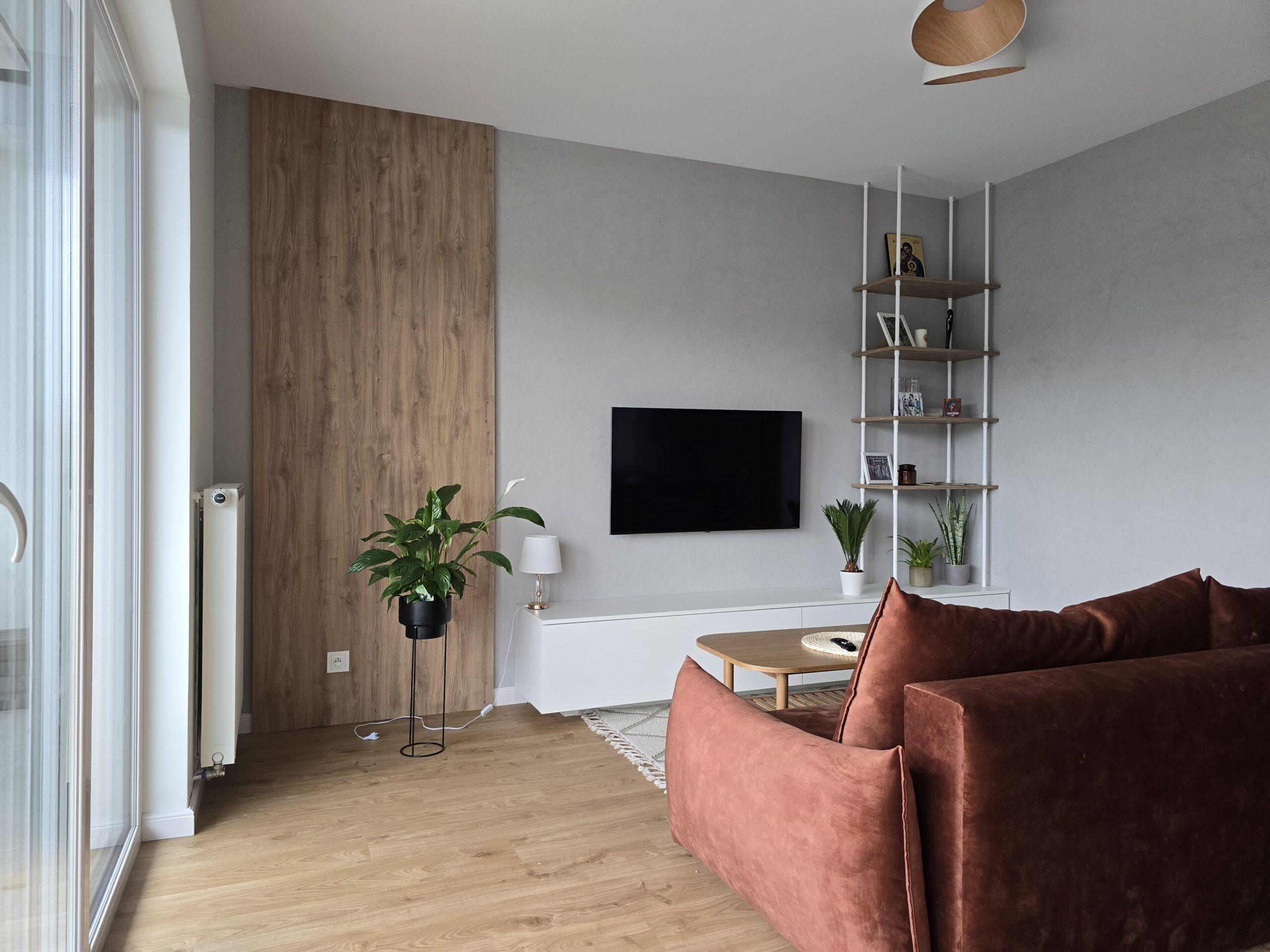 Przytulny salon w mieszkaniu dwupoziomowym