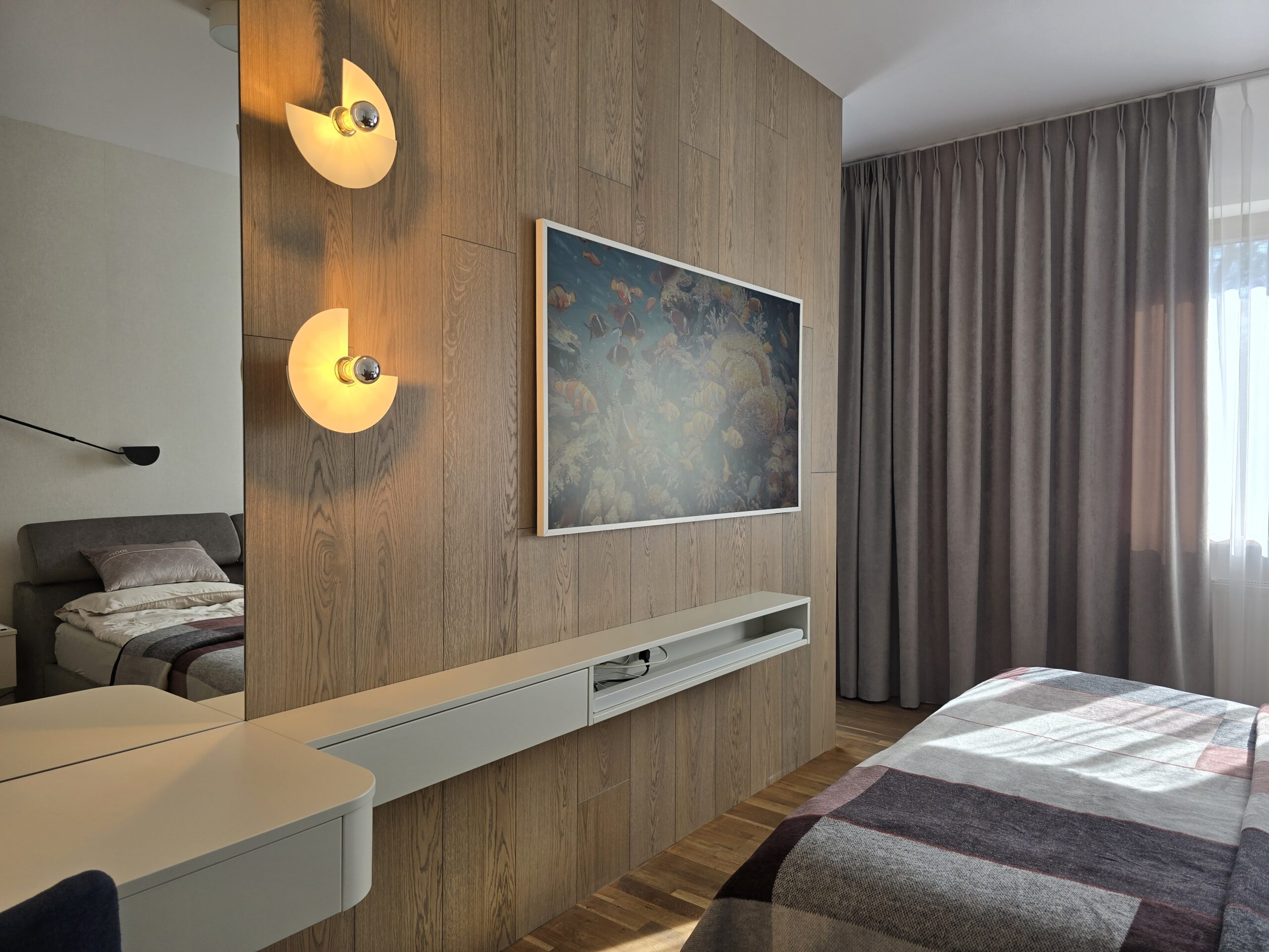 Drewniana ściana telewizyjna