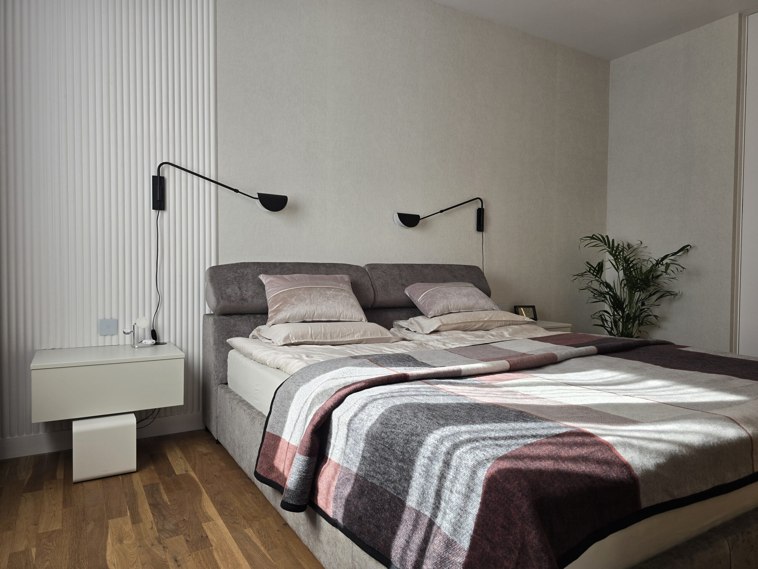 Wygodne oświetlenie przy łóżku